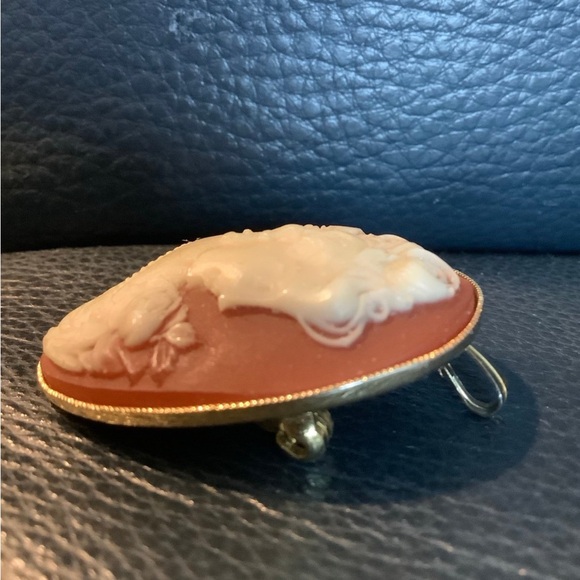 Vintage Cameo Brooch - Picture 3 of 3